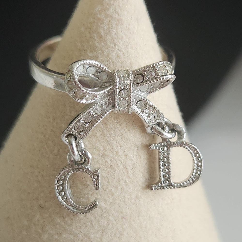 💰 SOLD 💰DIOR Bow CD Charm Silver Tone Ring Sz 6 - Picture 4 of 8